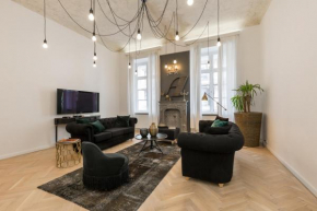 Bohemian Dream Home In The Absolute Center w 2BR/2BT Budapest